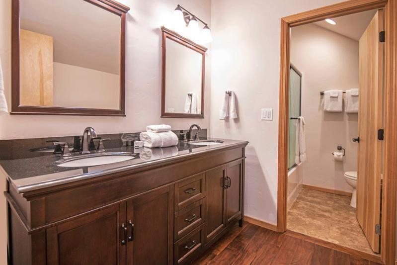 Deschutes Riverfront Home صنريفير المظهر الخارجي الصورة